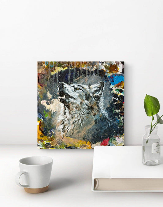 Expressiv-realistisches Gemälde heulender Wolf – handgemaltes Original Acrylbild (24 x 22 cm) auf Leinwand von H1Z ART in lebendiger Atmosphäre